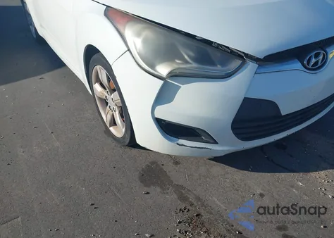 2015 Hyundai Veloster z USA, uszkodzony, nr VIN KMHTC6AD8FU228964